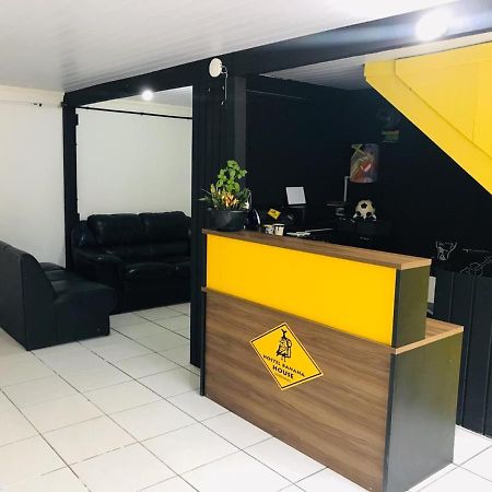 Hostel Banana House ボンビーニャス エクステリア 写真