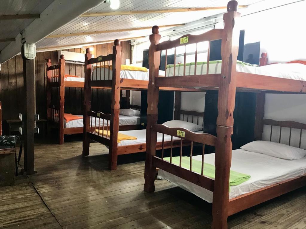 Hostel Banana House ボンビーニャス エクステリア 写真